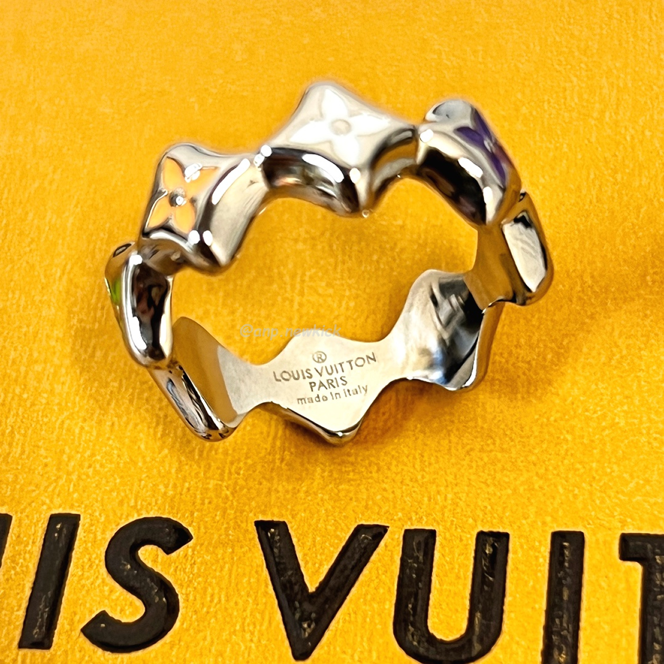 Louis Vuitton Mng Party Set Of 2 Rings Multicolored (4) - www.newkick.vip